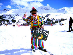 clown marseille momo fait du ski -sos clown-